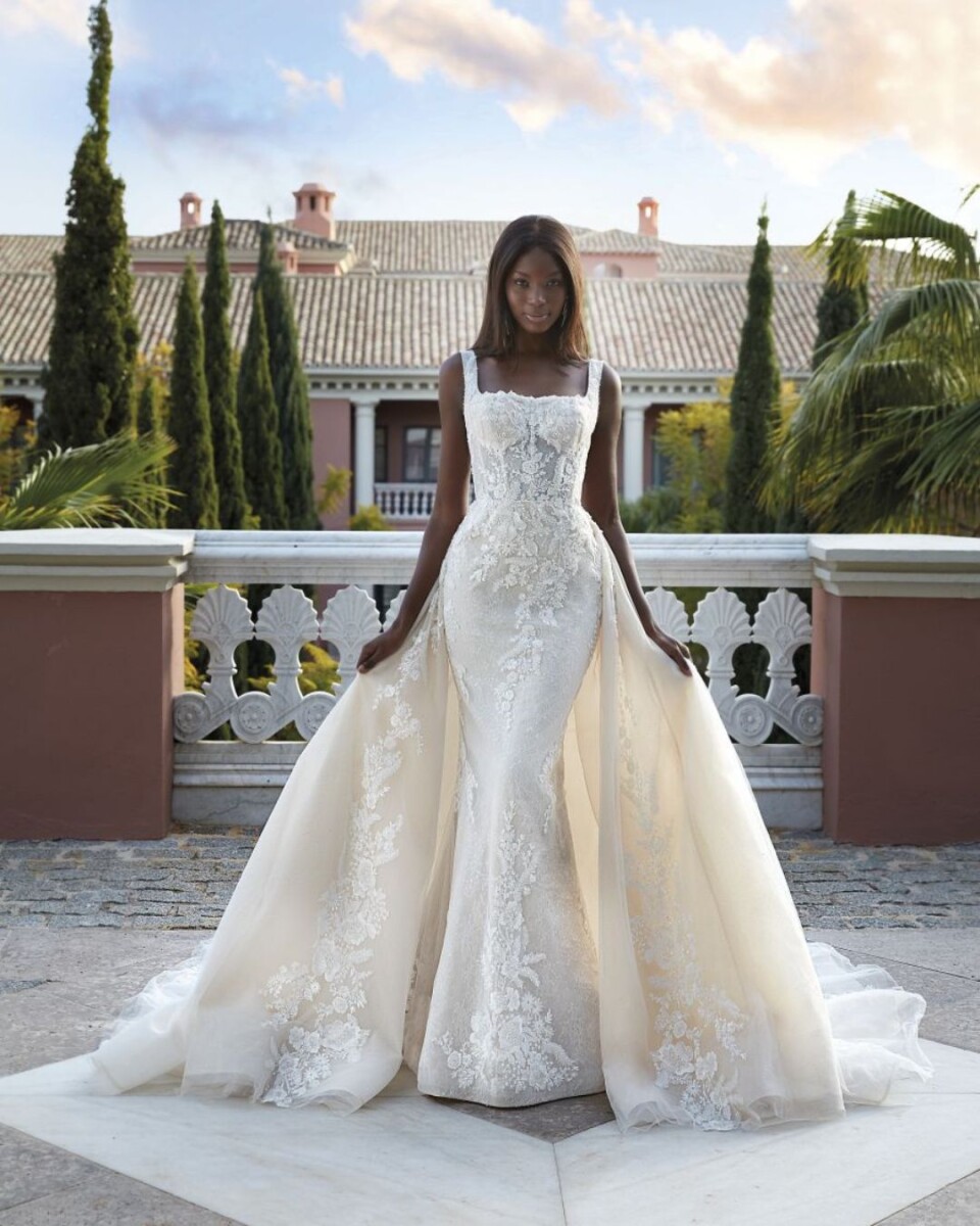 Demetrios 1215 trouwjurk met afneembare sleep