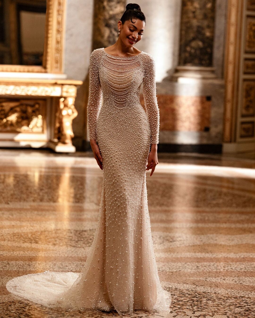 Demetrios DP530 parel trouwjurk