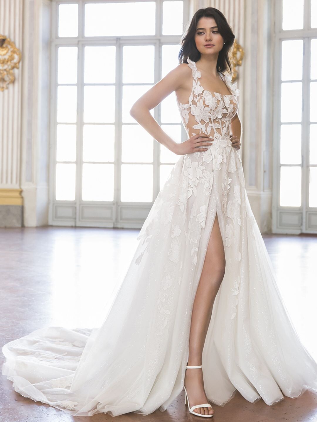 Enzoani Taelyn