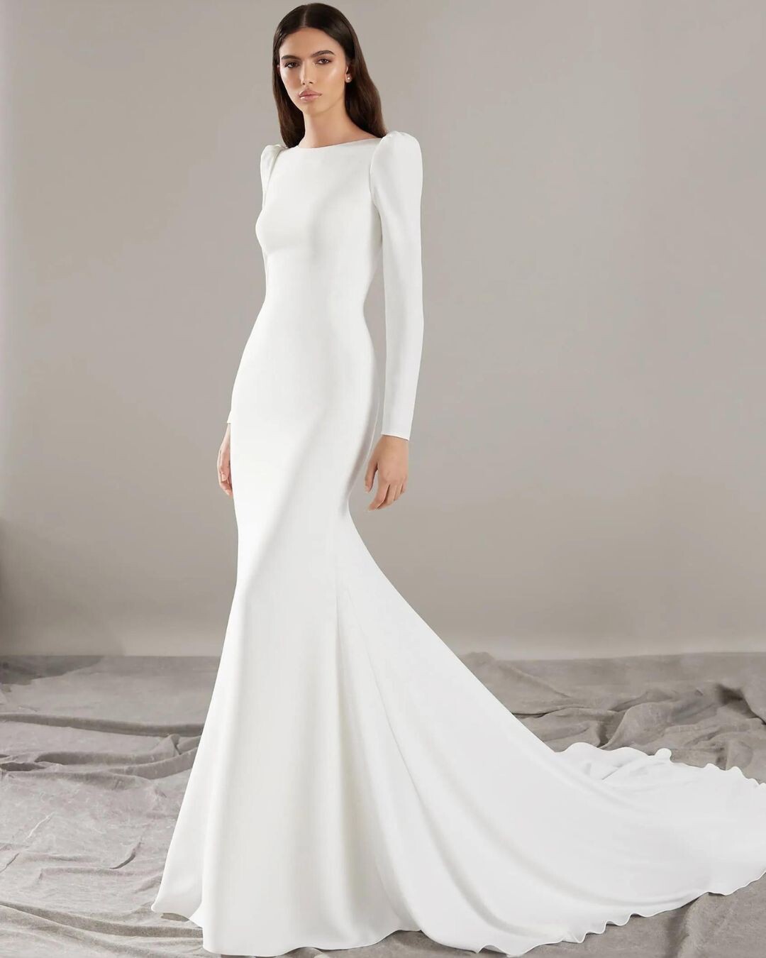Pronovias souleye lange mouwen trouwjurk minimalistisch